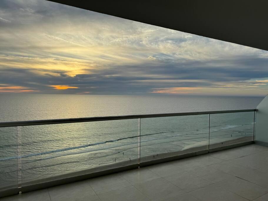Departamento De Lujo Vista Al Mar Piso 15 Apartment *