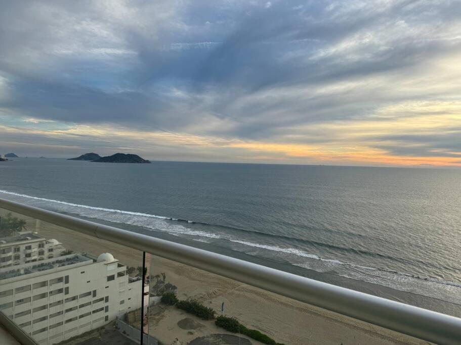 Departamento De Lujo Vista Al Mar Piso 15 Apartment *